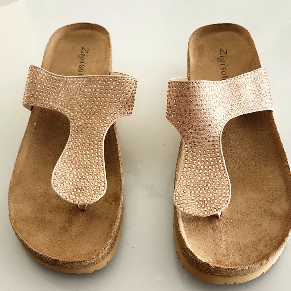 Zigi Soho women's size 8 comfortable beaded sandals with toepost